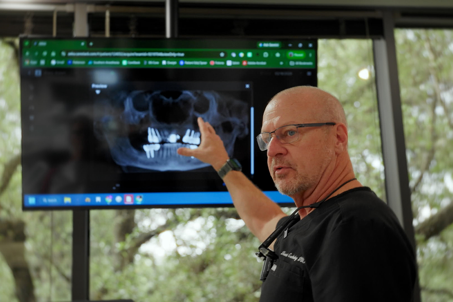 Digital X-rays at Goehring Dental Group, Implants. Cosmetic. General Dentistry